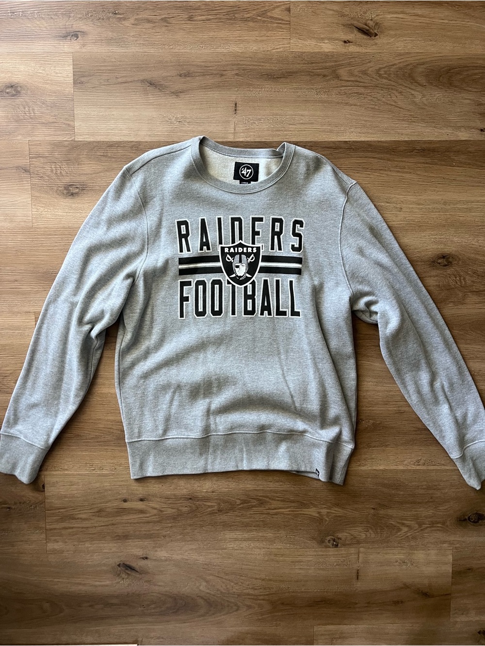47 Brand Las Vegas Raiders Gray Men’s Crewneck Sweatshirt with Black Logo